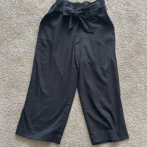 Loft paper bag capris wide leg stretchy comfy Size 6